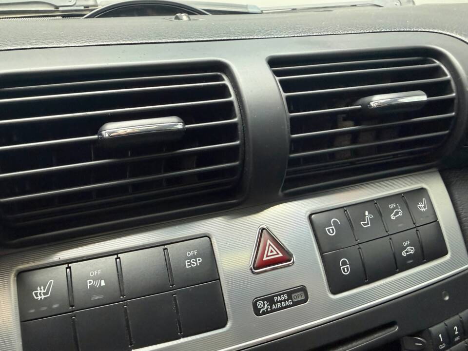 Image 11/27 of Mercedes-Benz C 55 AMG (2005)