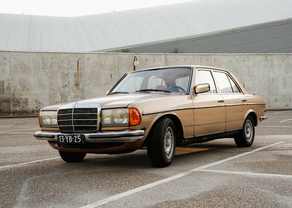 Image 1/8 of Mercedes-Benz 280 E (1976)