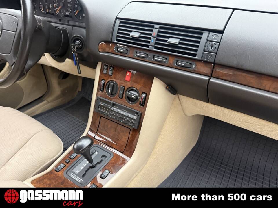Bild 14/15 von Mercedes-Benz 300 SE (1992)