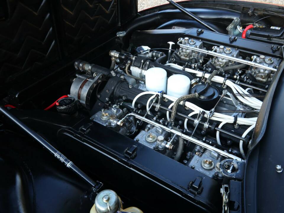 Imagen 34/50 de Ferrari 365 GTC/4 (1972)