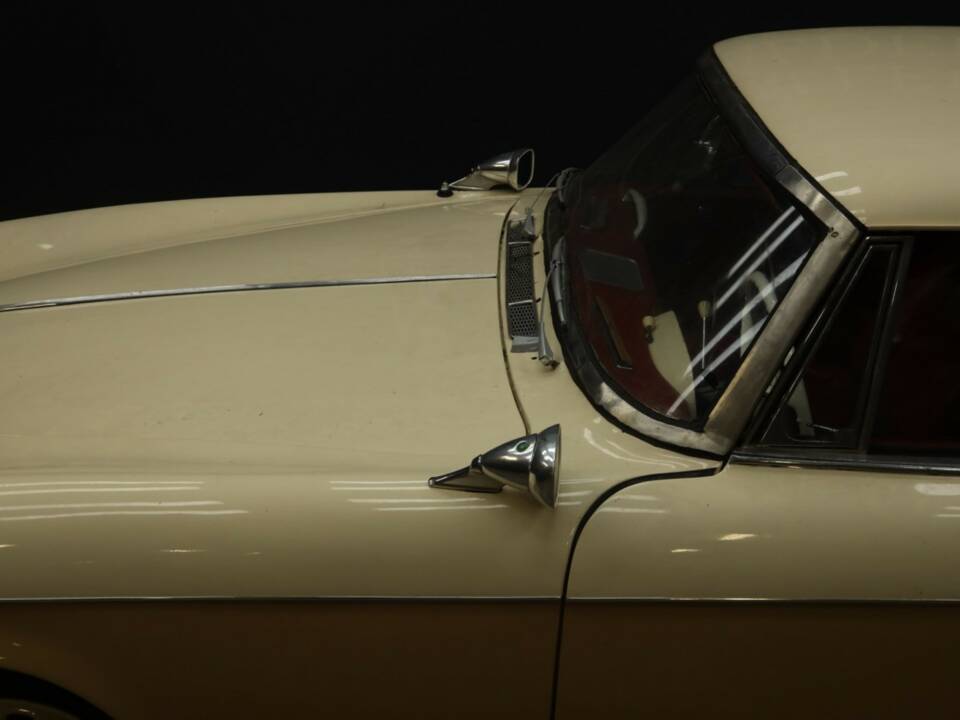 Immagine 17/50 di BMW 503 (1957)