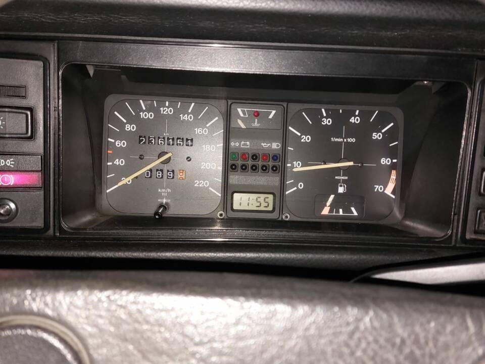 Image 10/55 de Volkswagen Golf Mk I Convertible 1.6 (1990)