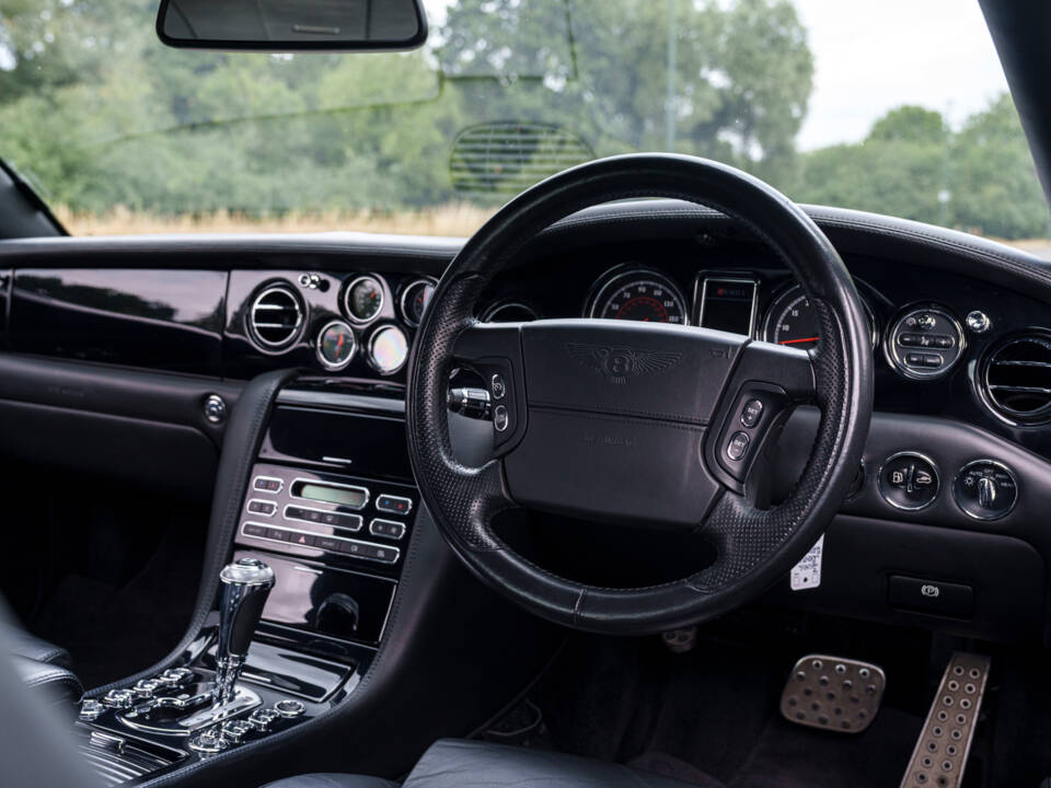 Image 14/27 of Bentley Brooklands (2008)