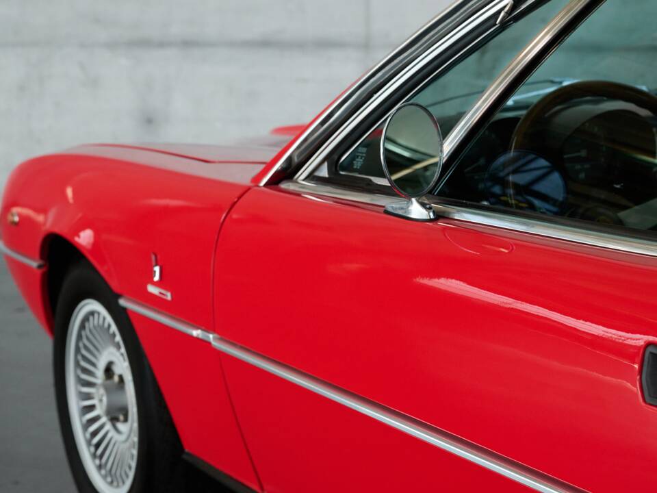 Image 18/50 of Alfa Romeo Montreal (1973)