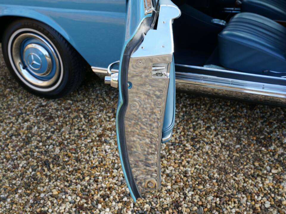 Bild 24/50 von Mercedes-Benz 250 SE (1967)