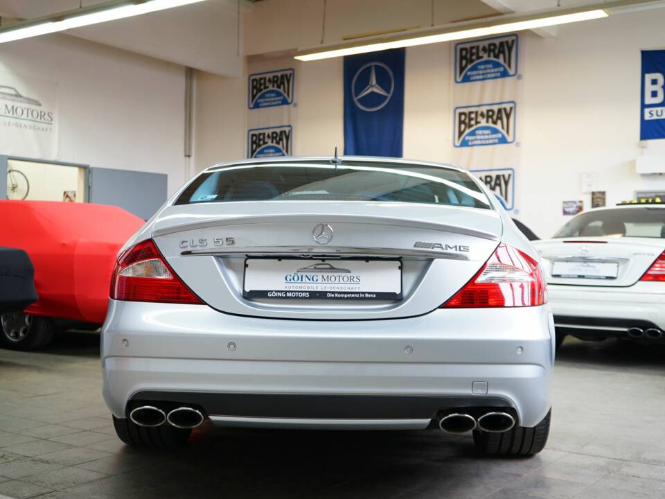 Image 12/34 of Mercedes-Benz CLS 55 AMG (2005)