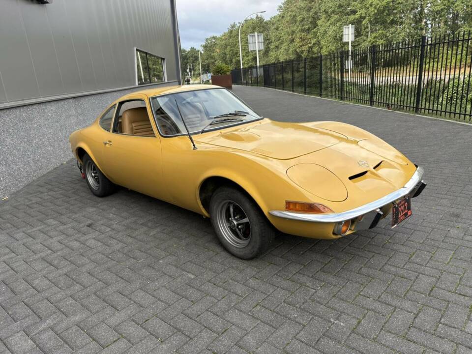 Image 3/47 of Opel GT 1900 (1973)