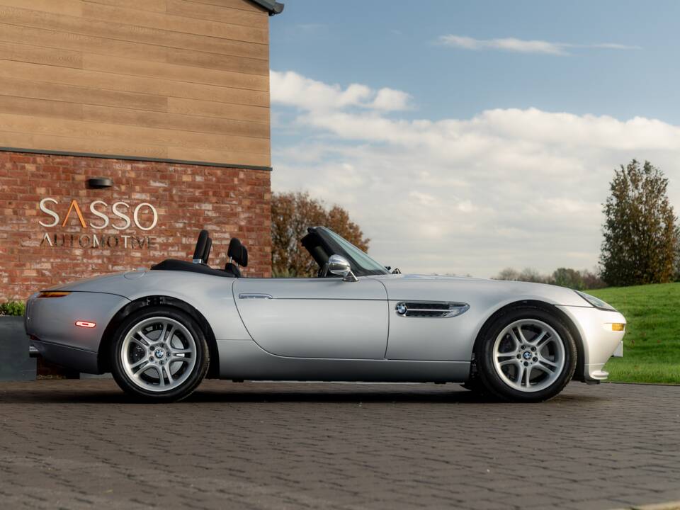 Image 19/84 of BMW Z8 (2001)