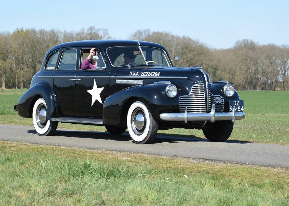 Image 5/8 of Buick Special Series 40 Model 41 (1940)