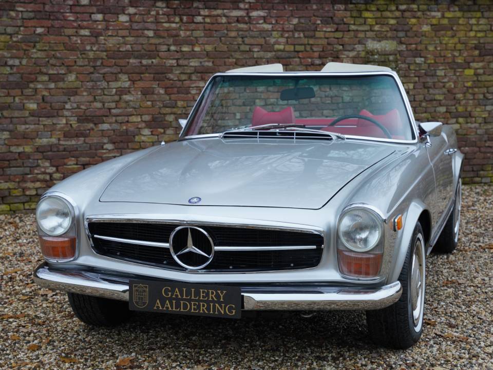 Image 41/50 of Mercedes-Benz 280 SL (1969)