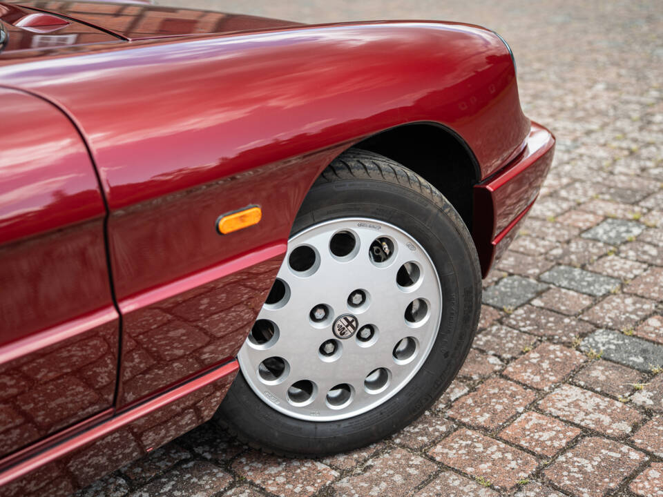Image 4/42 of Alfa Romeo 2.0 Spider (1990)