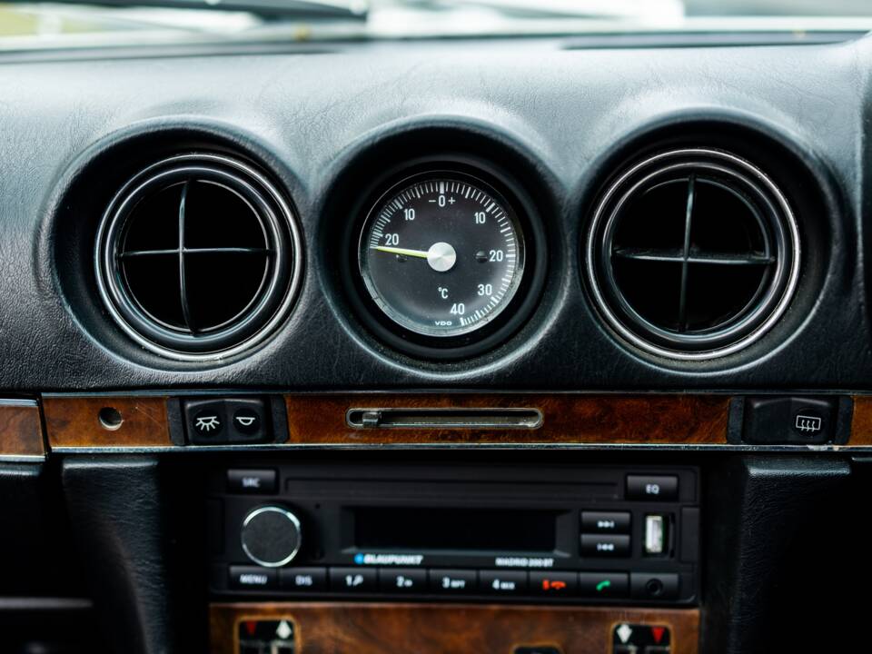 Afbeelding 18/27 van Mercedes-Benz 420 SL (1987)
