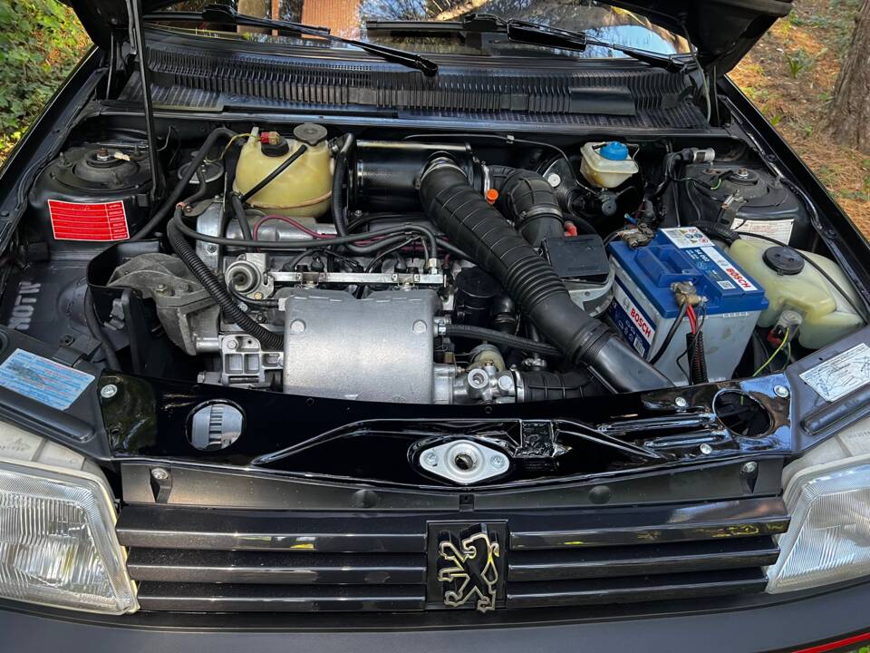 Bild 37/39 von Peugeot 205 GTi 1.6 (1986)