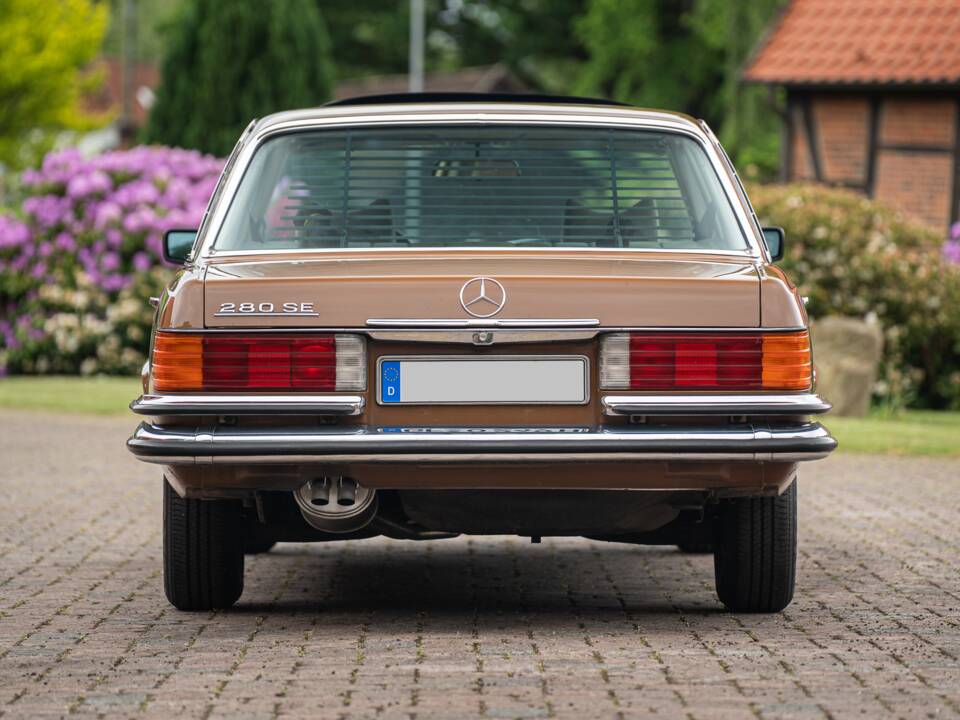 Image 17/81 of Mercedes-Benz 280 SE (1979)