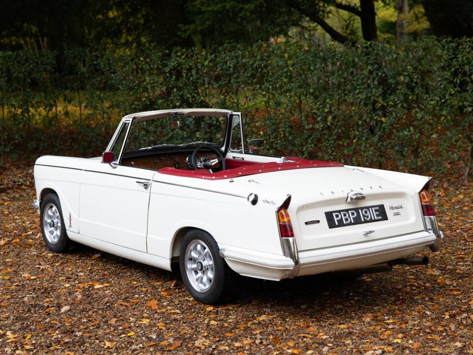 Image 46/50 of Triumph Herald 1200 (1967)