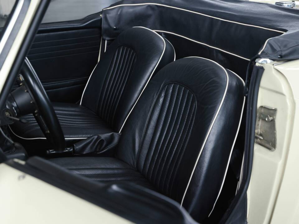 Bild 25/44 von Triumph TR 250 (1968)
