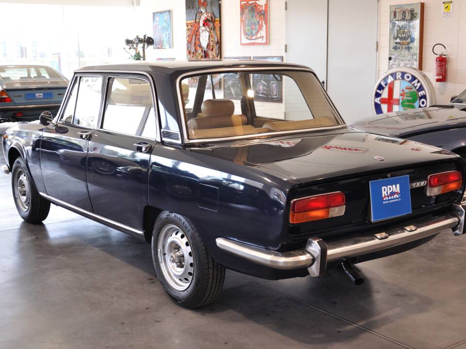 Image 23/35 of Alfa Romeo 2000 Berlina (1972)
