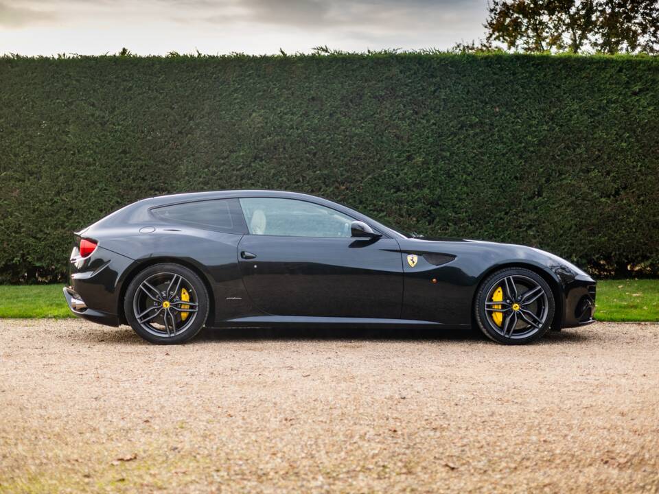 Bild 15/50 von Ferrari FF (2012)