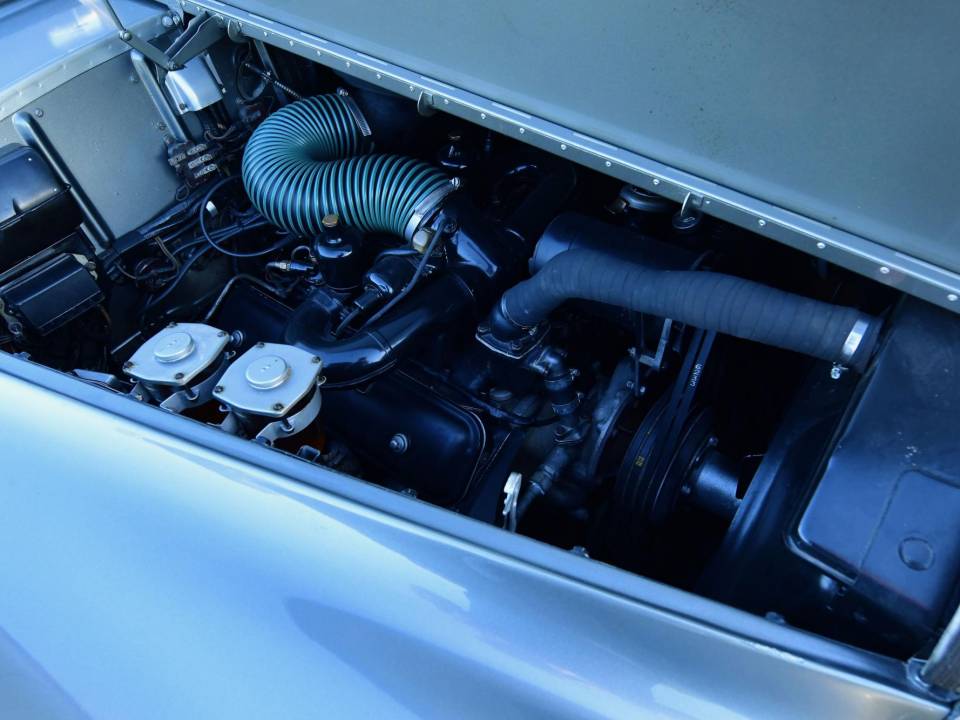 Image 44/47 of Bentley S 2 (1960)