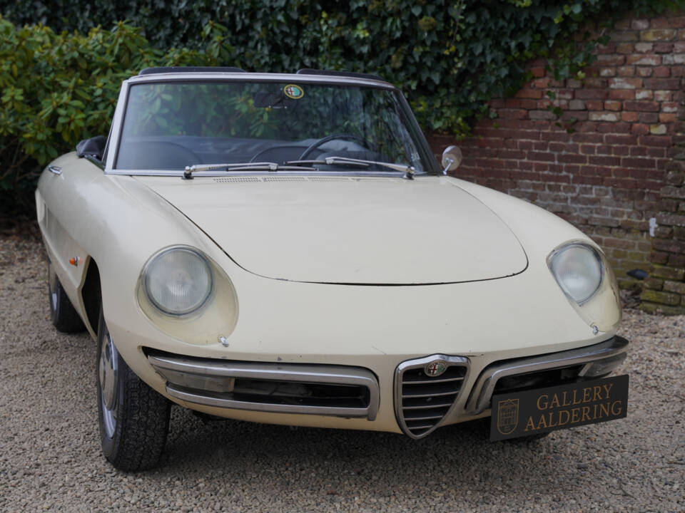 Image 35/50 de Alfa Romeo 1600 Spider Duetto (1967)