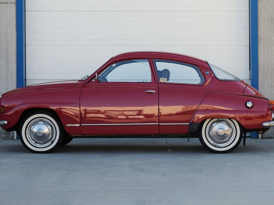 Image 3/59 de Saab 96 V4 (1971)