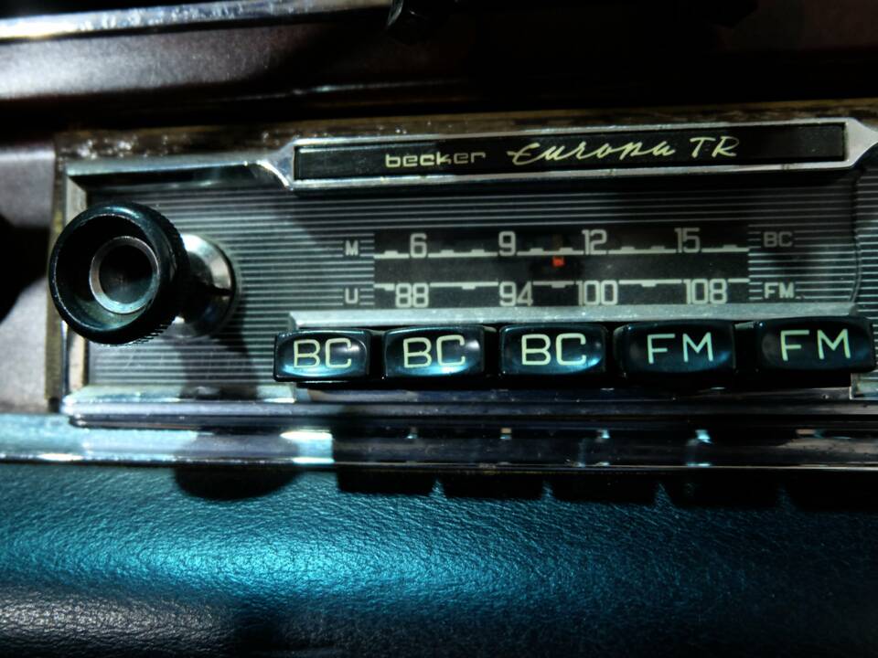 Bild 9/18 von Mercedes-Benz 220 SE b (1963)