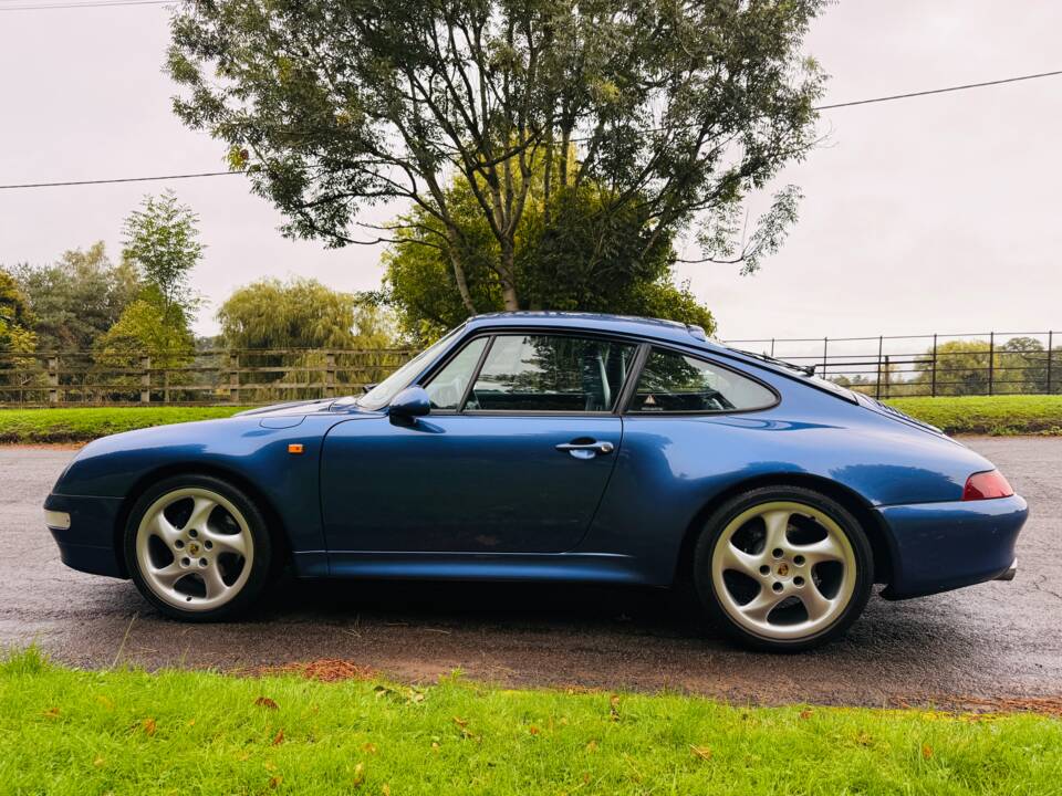 Image 7/27 of Porsche 911 Carrera S (1997)