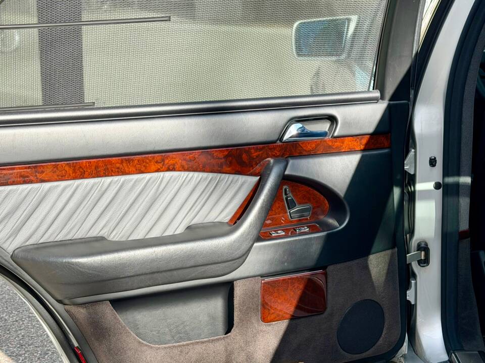 Bild 31/46 von Mercedes-Benz S 600 lang (1996)