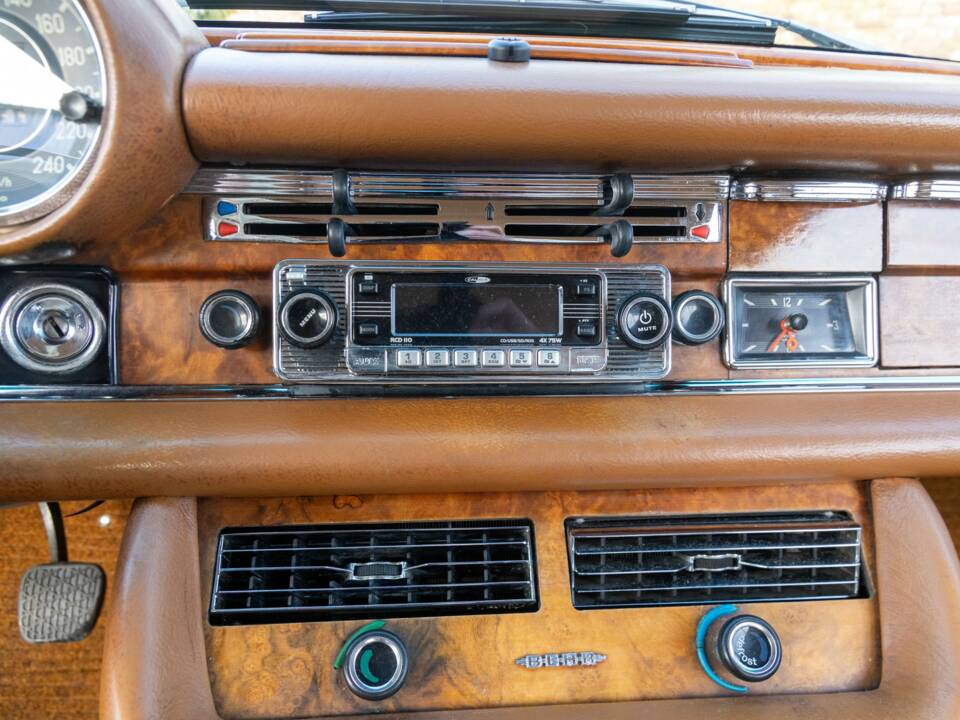Bild 36/50 von Mercedes-Benz 280 SE 3,5 (1970)
