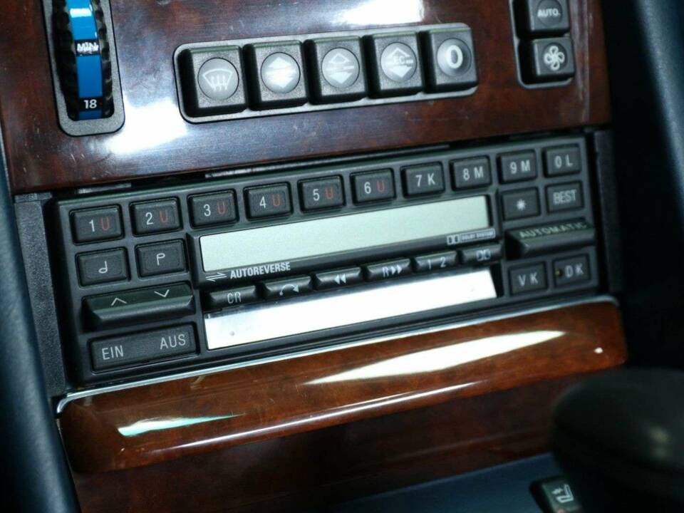 Bild 24/50 von Mercedes-Benz 560 SEC (1988)