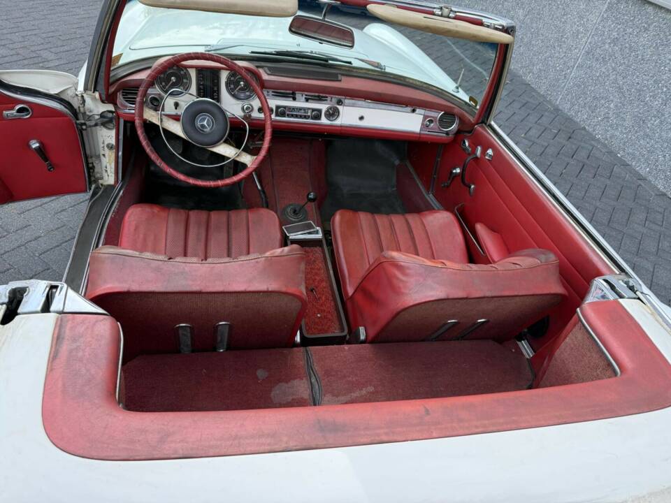 Image 24/50 de Mercedes-Benz 230 SL (1967)