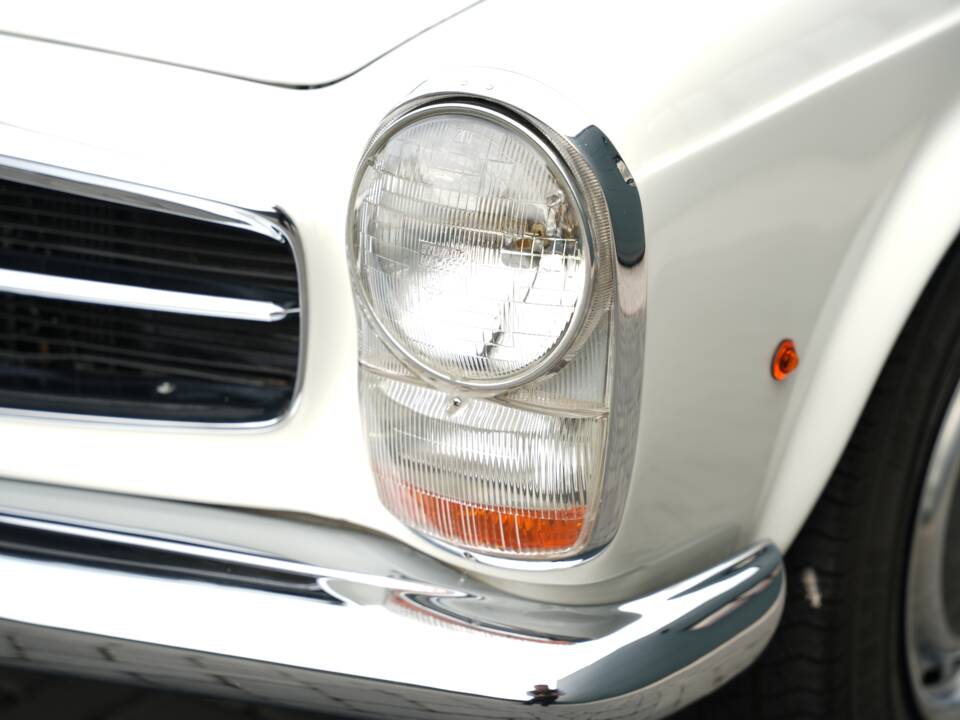 Image 34/50 de Mercedes-Benz 280 SL (1968)
