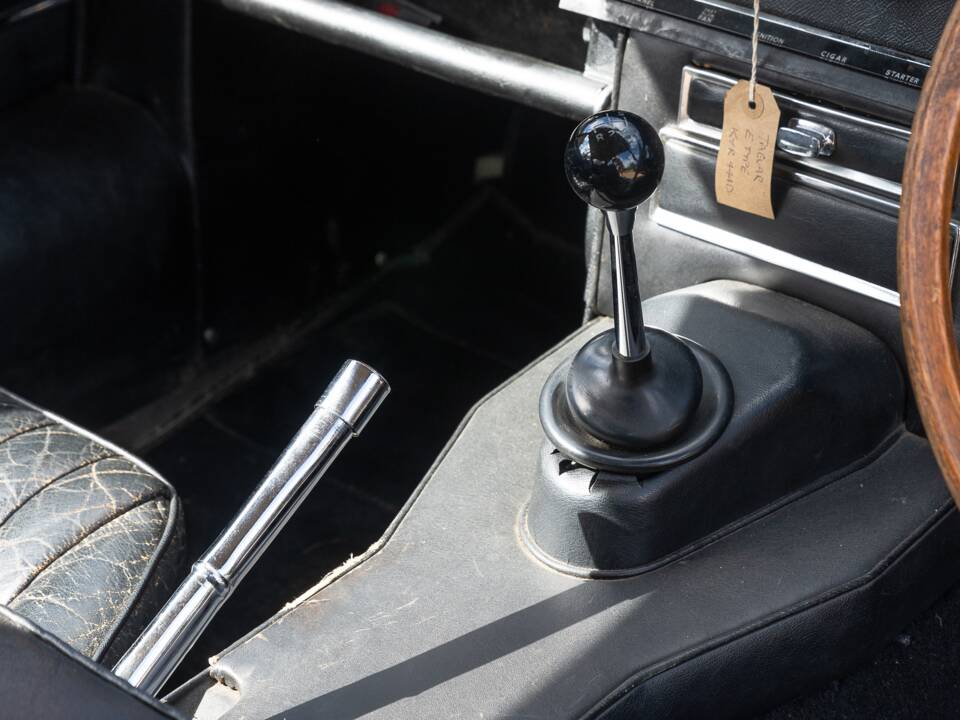 Image 39/40 de Jaguar Type E 4.2 (1966)