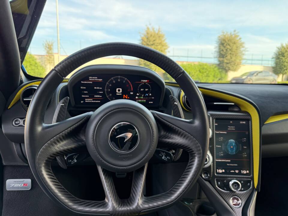 Immagine 25/30 di McLaren 720S (2021)