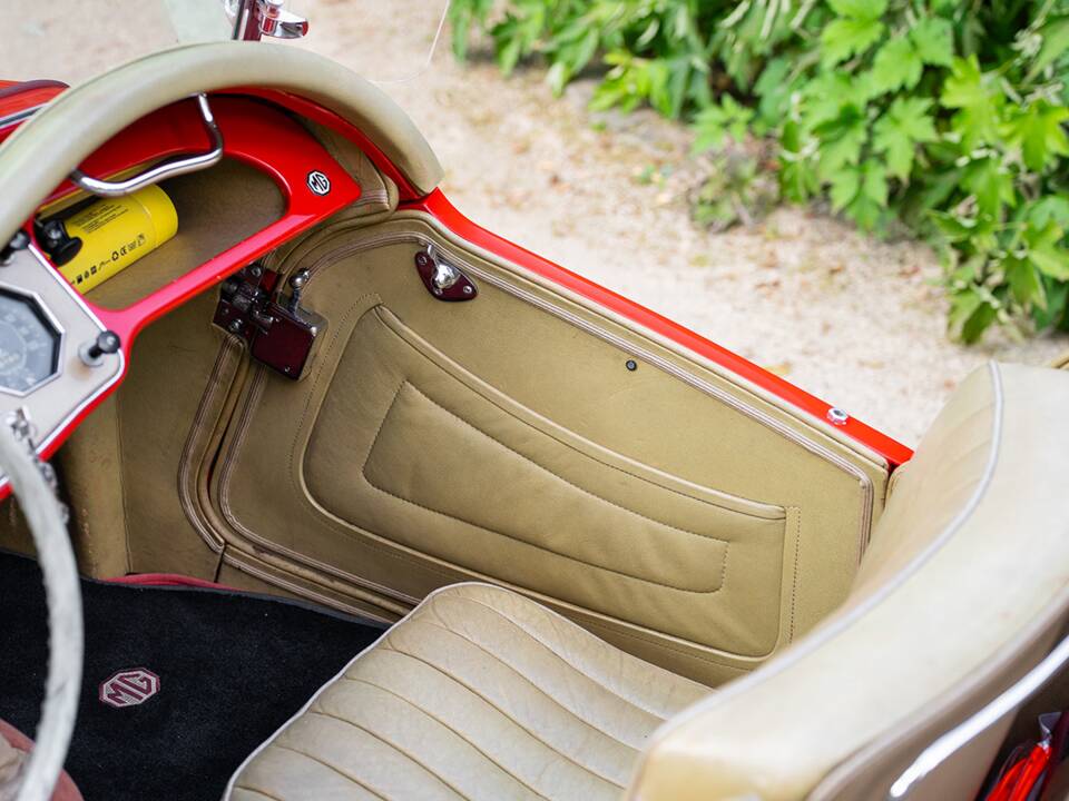 Bild 24/34 von MG TF (1956)