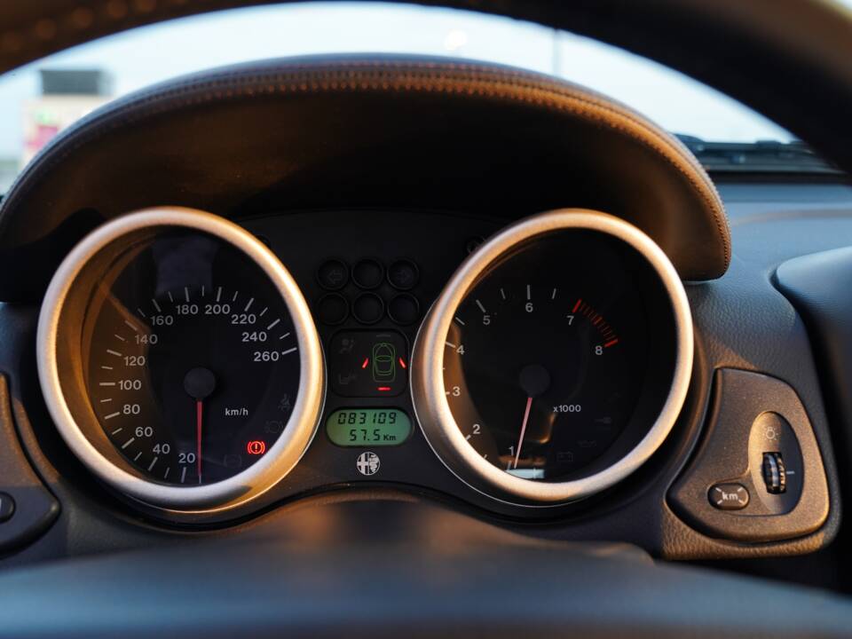 Imagen 17/90 de Alfa Romeo GTV 2.0 Twin Spark (1998)