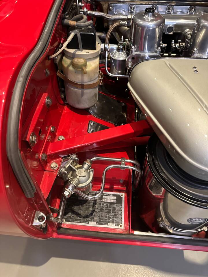 Afbeelding 58/95 van Jaguar XK-E (1970)