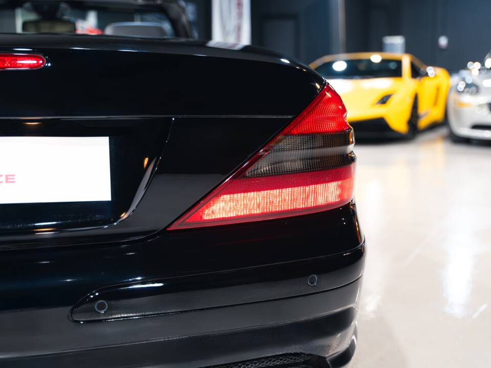 Image 12/31 of Mercedes-Benz SL 55 AMG (2003)
