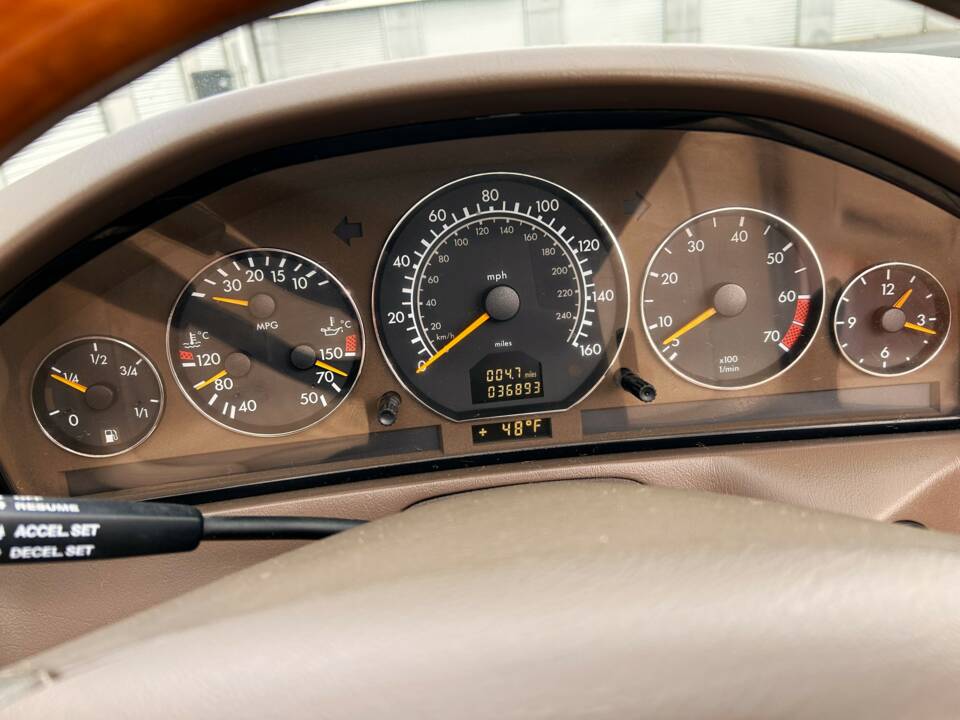 Image 3/25 of Mercedes-Benz SL 500 (1999)