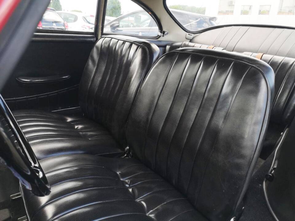 Image 17/63 of Porsche 356 C 1600 (1963)