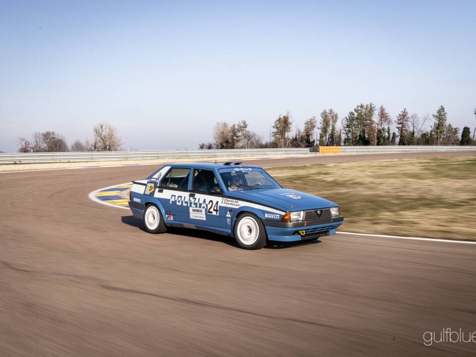 Image 7/44 of Alfa Romeo 75 3.0 V6 QV (1989)