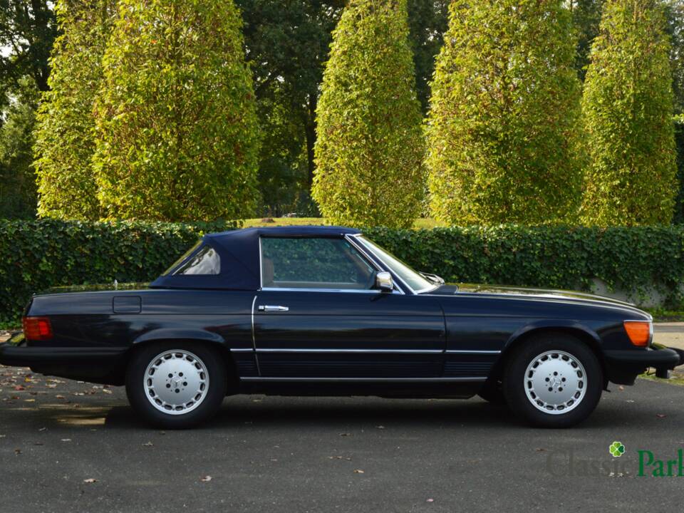Image 23/50 de Mercedes-Benz 380 SL (1982)