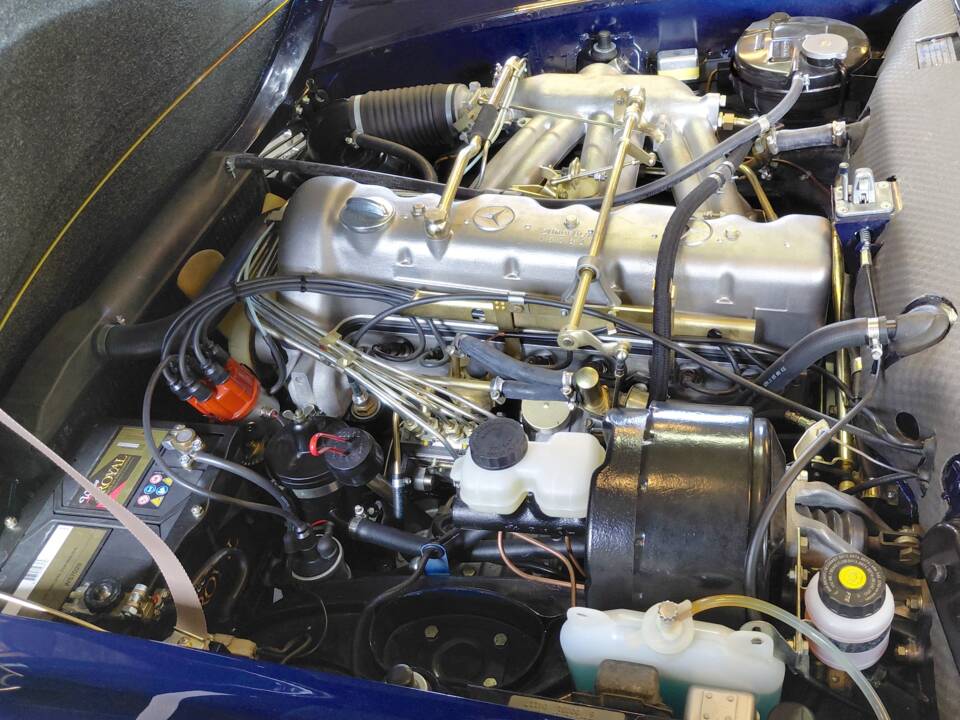Image 26/28 of Mercedes-Benz 230 SL (1965)