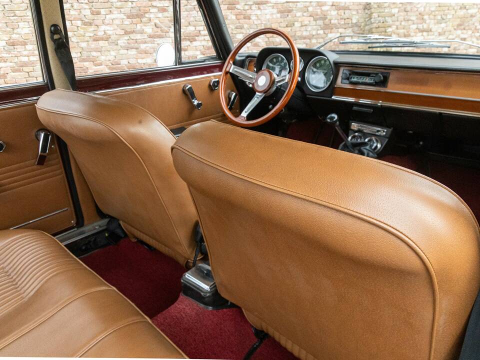 Imagen 22/50 de Alfa Romeo Giulia Nuova Super 1600 (1971)