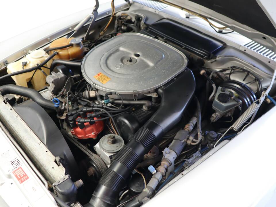 Image 12/50 de Mercedes-Benz 560 SL (1988)