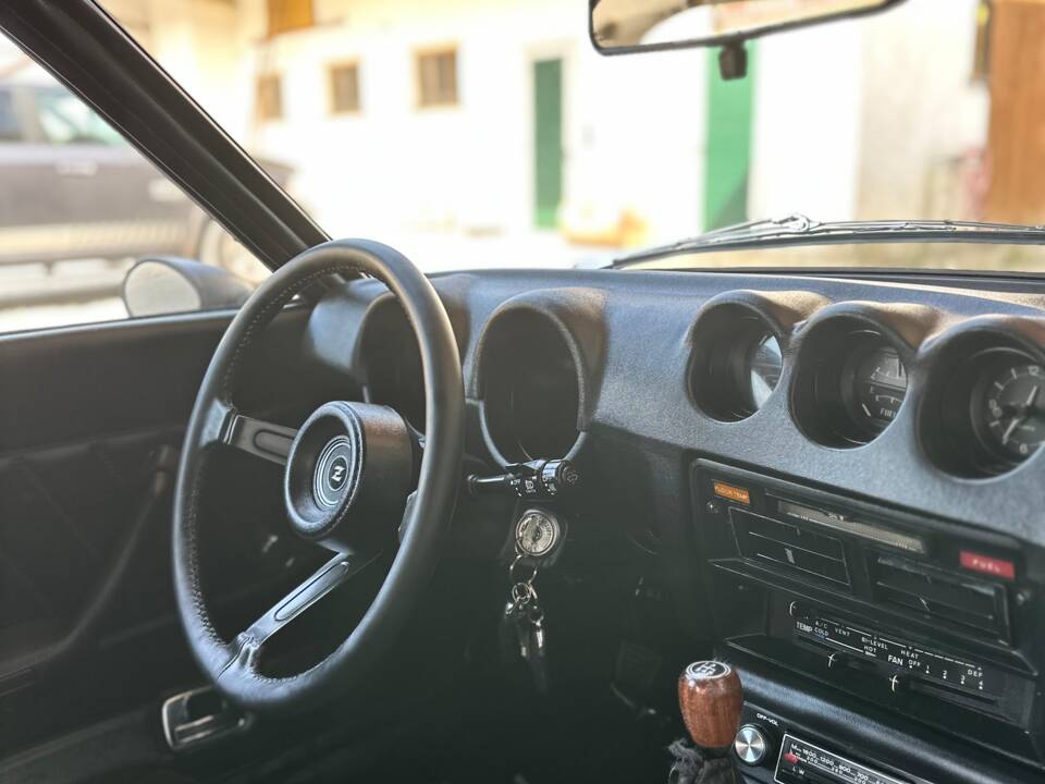Image 17/64 of Datsun 280 Z (1976)