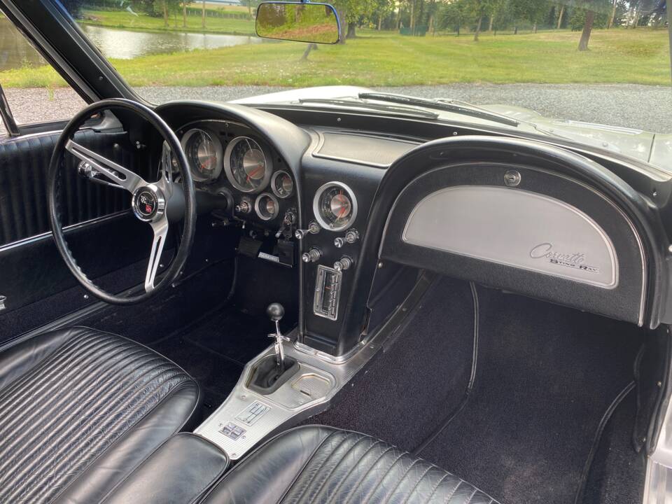 Bild 16/20 von Chevrolet Corvette Sting Ray (1963)