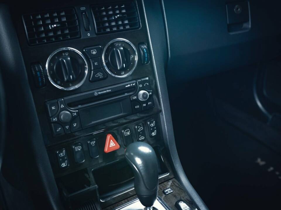 Afbeelding 9/15 van Mercedes-Benz SLK 32 AMG (2002)