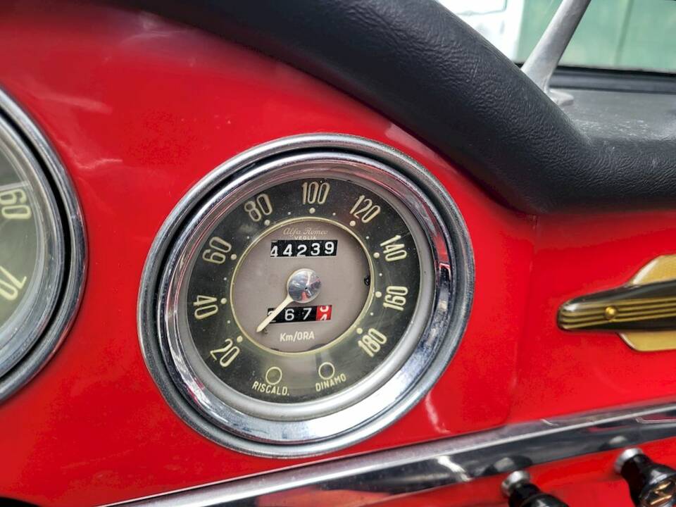 Image 24/65 of Alfa Romeo Giulietta Spider (1962)