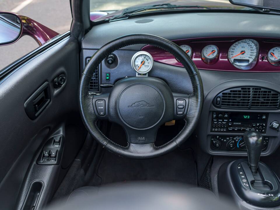 Image 21/29 of Plymouth Prowler (1999)